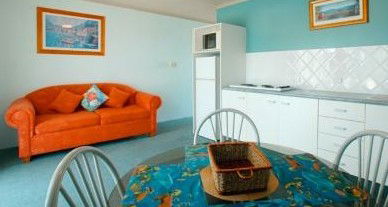 Allamanda Retreat - The Entrance - Accommodation Bookings 2