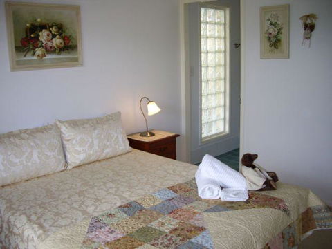 Alexander Lakeside Bed And Breakfast - Accommodation Bookings 1