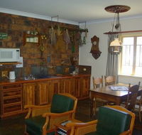 Colonial Cottage - Holiday Home - Accommodation Bookings