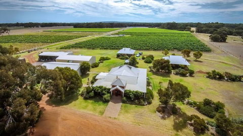 Adinfern Estate - Accommodation Bookings 3