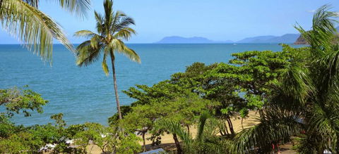 Roydon Beachfront Holiday Apartments - Accommodation Bookings 1