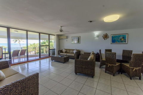 Roydon Beachfront Holiday Apartments - Accommodation Bookings 9