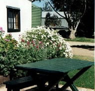Dunalan Host Farm Cottage - Accommodation Bookings