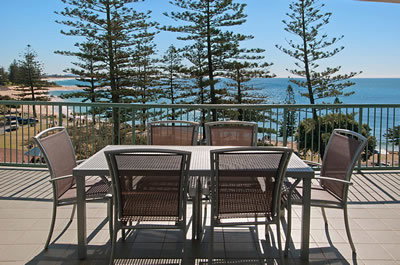 Norfolks On Moffat Beach - Accommodation Bookings 4