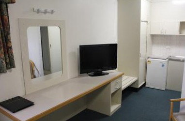 AZA Motel - Accommodation Bookings 3