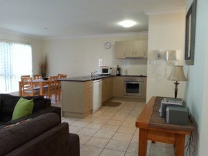 Pacific Sun Gold Coast Holiday Townhouse - Accommodation Bookings 3