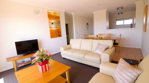 Margaret's Beach Resort - Accommodation Bookings 3