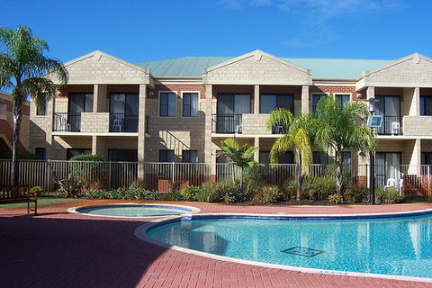 Country Comfort Inter City Perth Hotel & Apartments - Accommodation Bookings 0