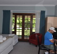 Poplars Inn - Accommodation Bookings