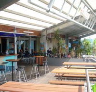 Beachfront Hotel - Accommodation Bookings