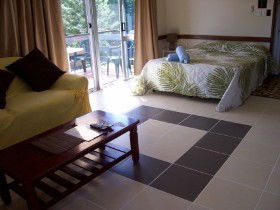 Cardwell Beach Motel - Accommodation Bookings 0