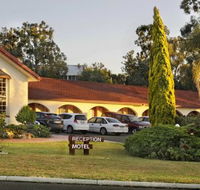 McNevins Warwick Motel amp Gunyah Restaurant