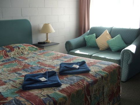 Albatross Motor Inn - Accommodation Bookings 3