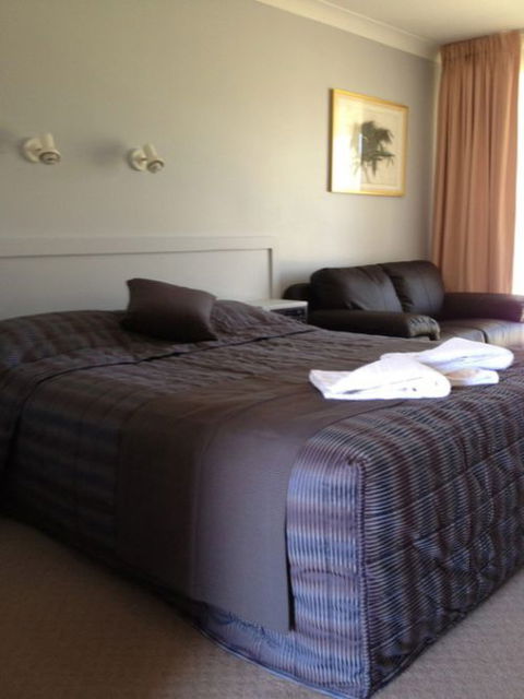 Town & Country Motor Inn Forbes - Accommodation Bookings 3