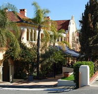 Captain Stirling Hotel