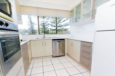 Seacrest Beachfront Holiday Apartments - Accommodation Bookings 2