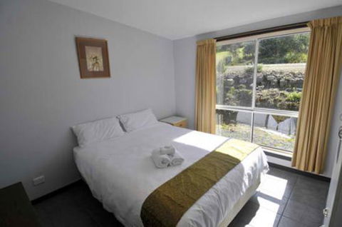 Satellite Island View - Accommodation Bookings 2