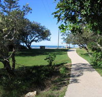 Raintrees On Moffat Beach - Accommodation Bookings