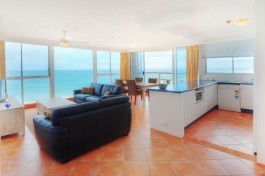 Golden Sands On Main Beach - Accommodation Bookings 2