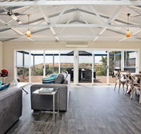 Coral Sands Luxury Beach House - Accommodation Bookings