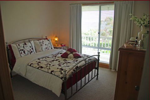 Sunsets Cottage - Accommodation Bookings 0