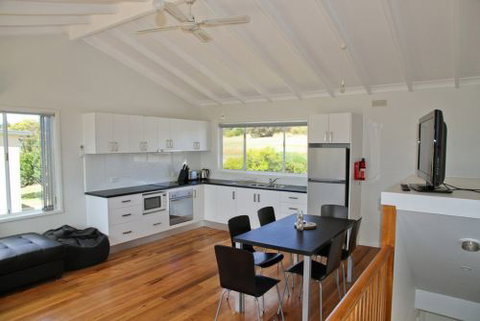 The Blue House Coles Bay - Accommodation Bookings 1