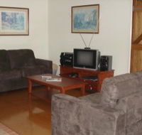 Hooters Hut And Possums Hollow - Accommodation Bookings