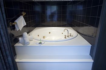 Bell Motel - Accommodation Bookings 4