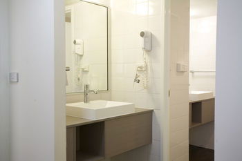 Ibis Melbourne Hotel And Apartments - Accommodation Bookings 13