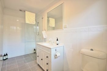Dolphin Sands - Accommodation Bookings 3