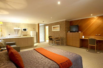 The Hermitage Motel - Accommodation Bookings 37