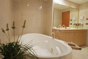 The Hermitage Motel - Accommodation Bookings 4