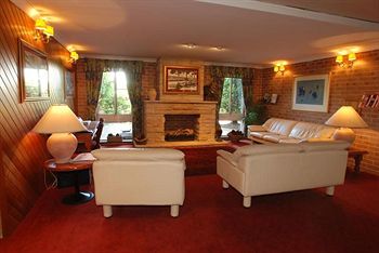 The Hermitage Motel - Accommodation Bookings 11