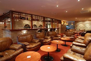 The Hermitage Motel - Accommodation Bookings 21