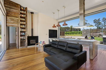 The Longhouse - Accommodation Bookings 16