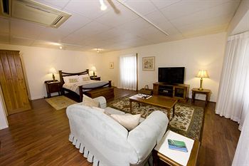 Montville Attic - Accommodation Bookings 8