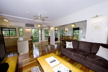 Montville Attic - Accommodation Bookings 10