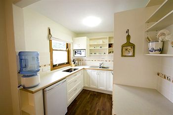 Montville Attic - Accommodation Bookings 13