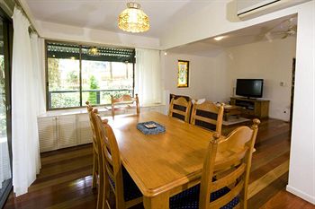 Montville Attic - Accommodation Bookings 16