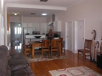 King Street Boutique Motel - Accommodation Bookings 9