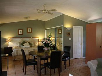 House Of Laurels - Accommodation Bookings 2