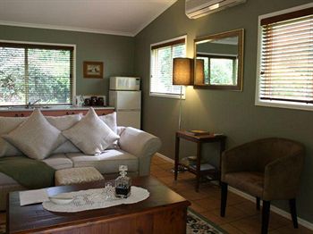 House Of Laurels - Accommodation Bookings 3