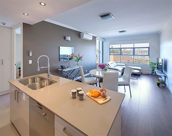 Zara Tower - Luxury Suites And Apartments - Accommodation Bookings 2