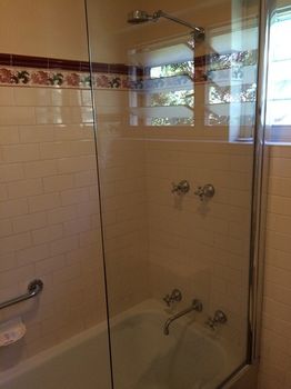 The Charrington Boutique Hotel - Accommodation Bookings 24