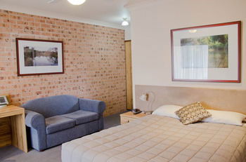 Baybrook Motor Inn & Apartments - Accommodation Bookings 13