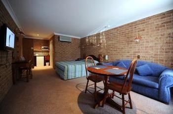 Golden Grain Motor Inn - Accommodation Bookings 2