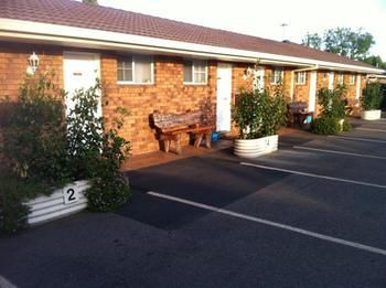 Golden Grain Motor Inn - Accommodation Bookings 4