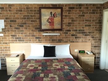 Golden Grain Motor Inn - Accommodation Bookings 7