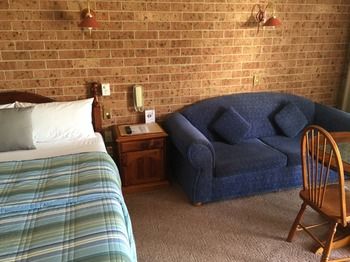 Golden Grain Motor Inn - Accommodation Bookings 9