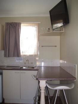 Glenwood Tourist Park & Motel - Accommodation Bookings 10